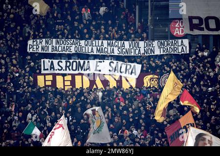 Rom, Italien. 01. Februar 2023. Roma-Fans während des Fußballspiels der Serie A zwischen AS Roma und AS Roma gegen US Cremonese im Olimpico-Stadion in Rom (Italien), 1. Februar 2023. Foto Andrea Staccioli/Insidefoto Credit: Insidefoto di andrea staccioli/Alamy Live News Stockfoto