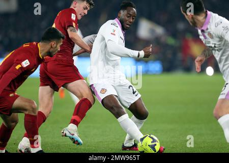 Rom, . 01. Februar 2023. Rom, Italien 01.02.2023: Meite (CREMONESE) in Aktion während des halbfinalen Italien-Cup-Spiels zwischen AS Roma und Cremonese im OLYMPIASTADION am 01. Februar 2023 in Rom, Italien. Kredit: Unabhängige Fotoagentur/Alamy Live News Stockfoto