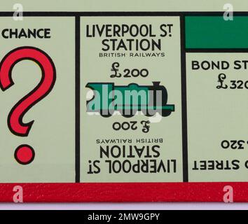 Der Platz der Liverpool Street Station auf einem britischen Monopoly Board Stockfoto