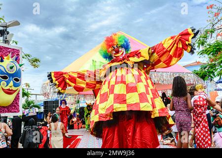 Maragogipe, Bahia, Brasilien - 27. Februar 2017: Die Menschen haben Spaß beim Karneval in der Stadt Maragogipe in Bahia. Stockfoto