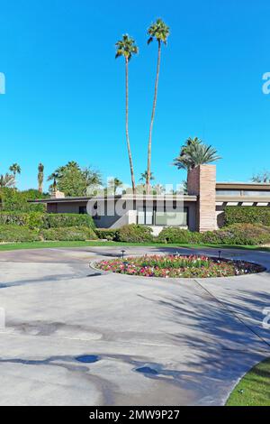 Twin Palms, Frank Sinatras Residenz aus der Mitte des Jahrhunderts an der Alejo Road im Viertel Movie Colony in Palm Springs, Kalifornien. Stockfoto