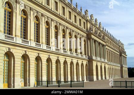 Wersal, Versailles, Francja, Frankreich, Die Fassade des Palastes von der Gartenseite. Die Fassade des Schlosses von der Gartenseite. Fasada Stockfoto