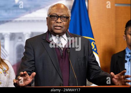 Washington, Usa. 01. Februar 2023. USA Vertreter James Clyburn (D-SC), der in den USA spricht Capitol bei einer Pressekonferenz über die Staatsverschuldung. Kredit: SOPA Images Limited/Alamy Live News Stockfoto