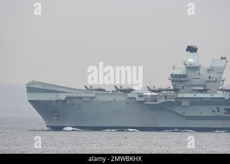 Präfektur Kanagawa, Japan - 04. September 2021: Royal Navy HMS Queen Elizabeth (R08), Flugzeugträger der Queen Elizabeth-Klasse. Stockfoto