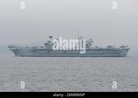 Präfektur Kanagawa, Japan - 04. September 2021: Royal Navy HMS Queen Elizabeth (R08), Flugzeugträger der Queen Elizabeth-Klasse. Stockfoto