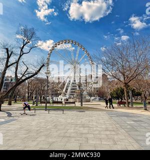 Budapest Eye Riesenrad, Elisabeth Platz, Erzsebet ter, V. District, City Centre, Budapest, Ungarn Stockfoto