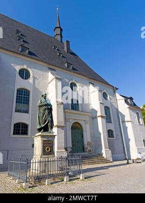 Denkmal für Johann Gottfried Herder (1744-1803) vor der Stadtkirche St. Peter und Paul, Herderkirche, Weimar, Thüringen, Deutschland Stockfoto