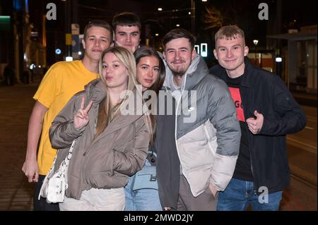 Birmingham, 1. Februar 2023 - die Revellers verabschiedeten sich vom Dry January und hallo zum Free-for-all Februar, als sie am Mittwochabend in der Broad Street in Birmingham einen Partyabend genossen. Quelle: Stop Press Media/Alamy Live News Stockfoto