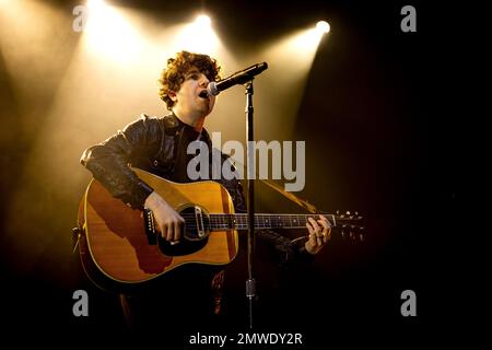 Italien 1. Februar 2023 The Kooks - Inside in / Inside Out 15. Jubiläum Tour - live im Fabrique Mailand © Andrea Ripamonti / Alamy Stockfoto