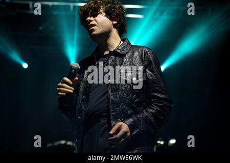 Italien 1. Februar 2023 The Kooks - Inside in / Inside Out 15. Jubiläum Tour - live im Fabrique Mailand © Andrea Ripamonti / Alamy Stockfoto