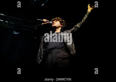 Italien 1. Februar 2023 The Kooks - Inside in / Inside Out 15. Jubiläum Tour - live im Fabrique Mailand © Andrea Ripamonti / Alamy Stockfoto