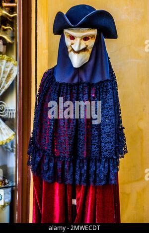 Bauta Maske, auch bekannt als Casanova Maske, Venedig, Lagunenstadt, Veneto, Italien, Venedig, Venetien, Italien Stockfoto