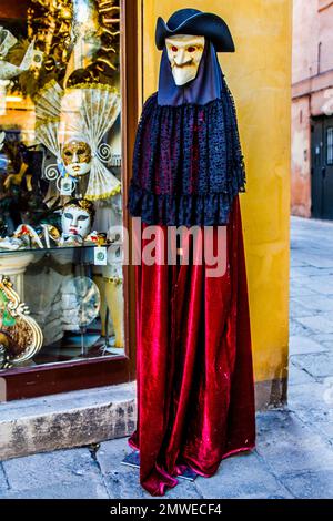 Bauta Maske, auch bekannt als Casanova Maske, Venedig, Lagunenstadt, Veneto, Italien, Venedig, Venetien, Italien Stockfoto