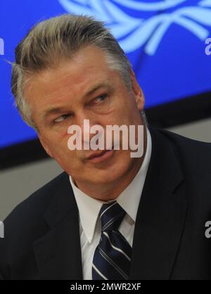 Manhattan, Vereinigten Staaten von Amerika. 22. Sep 2015. NEW YORK, NY - 21. SEPTEMBER: Alec Baldwin und Hilaria Baldwin die Ankündigung der Äquator 2015 Preisträger bei den Vereinten Nationen teilnehmen am 21. September 2015 in New York City. Personen: Alec Baldwin, Hilaria Baldwin Credit: Stürme Media Group/Alamy leben Nachrichten Stockfoto