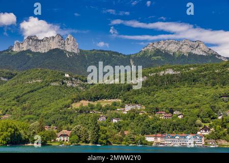 Lake Annecy mit La Tournette im Hintergrund, Frankreich Stockfoto