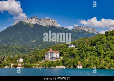 Lake Annecy mit La Tournette im Hintergrund, Frankreich Stockfoto