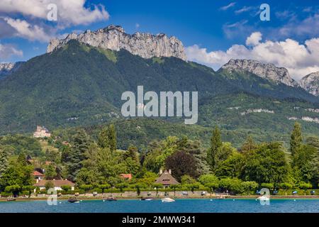 Lake Annecy mit La Tournette im Hintergrund, Frankreich Stockfoto