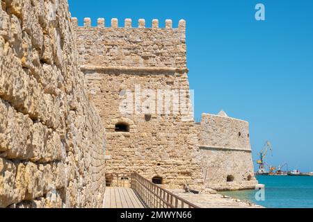 Festung Koules im alten venezianischen Hafen. Heraklion, Kreta, Griechenland Stockfoto