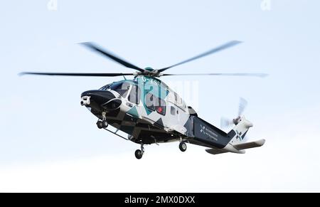 Kent Surrey und Sussex Air Ambulance G-KSSC AW169 landen am Brighton City Airport. Stockfoto