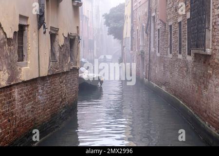 Venedig, Italien. Donnerstag, 2. Februar 2023. Venedig, Italien. Ein nebiger Tag in Venedig, Italien. Foto: Zanon Luca/Alamy Live News Stockfoto