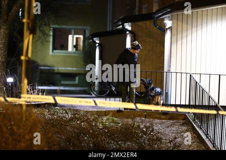 Nach einem Mordversuch im Bezirk Vimanshäll, Linköping, Schweden, wird am Mittwochabend ein Schussverletzter im Krankenhaus behandelt. Stockfoto