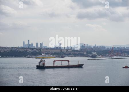 Touristische Bootstour auf dem Bosporus in Istanbul Türkei am 13. September 2022 Stockfoto