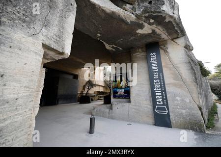 Les Baux - de - Provence, Frankreich, Carrieres des Lumiere, 24.12.2022 eine Ausstellung mit Projektionen der Werke verschiedener Künstlers mit der T. Stockfoto