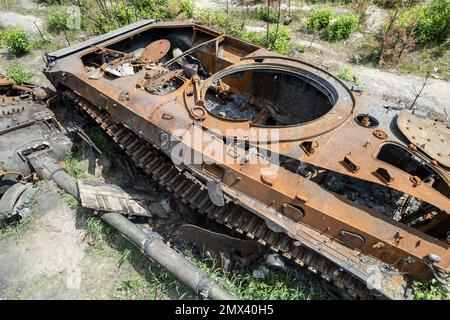 Krieg in der Ukraine - Zerstörung militärischer Hardware Stockfoto