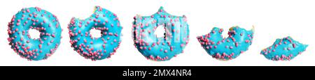 Set mit glasierten köstlichen Donuts auf weißem Hintergrund Stockfoto