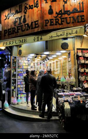 Ein Parfümgeschäft in Downtown Amman City, Jordanien, Naher Osten Stockfoto