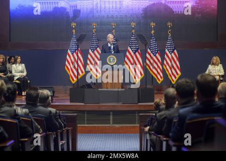 Washington, Usa. 02. Februar 2023. Präsident Joe Biden spricht beim jährlichen National Prayer Breakfast 70. in den USA von Einheit und parteiübergreifender Zusammenarbeit Capitol in Washington, DC, am Donnerstag, den 2. Februar 2023. Vizepräsident Kamala Harris war ebenfalls anwesend. Foto: Bonnie Cash/UPI Credit: UPI/Alamy Live News Stockfoto