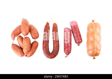 Verschiedene leckere Würstchen auf weißem Hintergrund, Draufsicht. Fleischerzeugnis Stockfoto