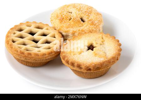 Drei Arten von Butter-Hackkuchen auf weißer Keramikplatte, isoliert auf weißem Boden. Stockfoto