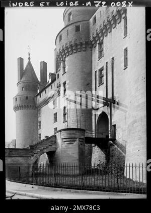 Langeais, Frankreich die Fassade des Schlosses, der Eingang verteidigt durch eine Brücke , 1909 - Zentrum von Frankreich - Auguste Léon - (Juni) Stockfoto