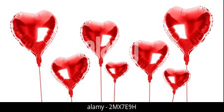 Set aus herzförmigen Ballons aus roter Folie auf weißem Hintergrund Stockfoto