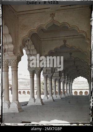 AGRA, Indies die Doppelkolonnade des öffentlichen Zuschauerraums (Diwan-i-am) im Roten Fort (Lal Qila) , 1913-1914 - Indien, Pakistan - Stéphane Passet - (Dezember 16 - Januar 29) Stockfoto