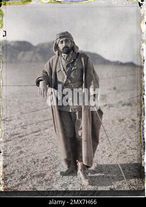 (Französisch - Quweira , Arabie ( Actuelle Jordanie ) L' émir Yazbek , secrétaire en Chef de l' émir Faycalal). Stockfoto