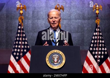 Washington, Vereinigte Staaten. 02. Februar 2023. US-Präsident Joe Biden spricht während des National Prayer Breakfast im Capitol in Washington, DC, am Donnerstag, den 2. Februar 2023. Kredit: Julia Nikhinson/CNP/dpa/Alamy Live News Stockfoto