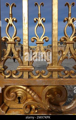 Frankreich, Versailles, Schloss von Versailles, die königlichen Tore von Versailles, die während der Französischen Revolution abgerissen wurden, wurden mit nachgebildet Stockfoto