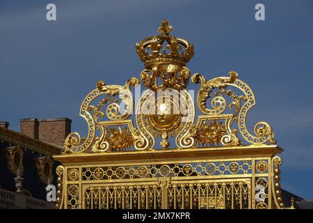 Frankreich, Versailles, Schloss von Versailles, die königlichen Tore von Versailles, die während der Französischen Revolution abgerissen wurden, wurden mit nachgebildet Stockfoto