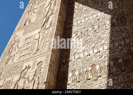 Tor von Ptolemäus III Euergettes, Karnak-Tempel, Luxor, Ägypten Stockfoto