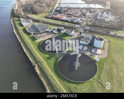 Wasseraufbereitungsanlage, ein System, das zum Filtern und Reinigen von Wasser durch eine Reihe von Prozessen verwendet wird. Filtern Sie Verunreinigungen wie heraus Stockfoto