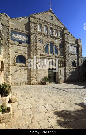 Fassade der katholischen Kirche und des Schreins des Heiligen Johannes des Täufers, Prinzessin Haya Street, Madaba, Jordanien, Naher Osten Stockfoto