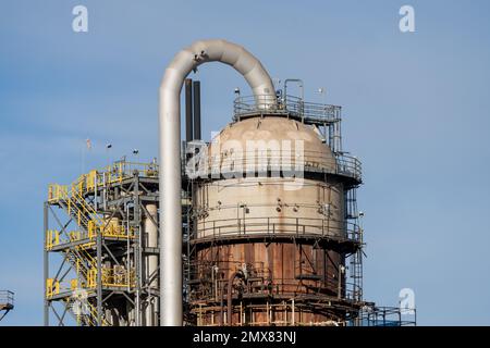 Eine FCCU oder Fluid Catalytic Cracking Unit in einer Ölraffinerie in der Nähe von Salt Lake City, Utah. Stockfoto