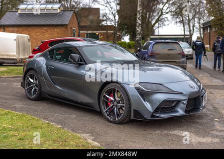 2022 Toyota Supra Pro, ausgestellt auf der japanischen Versammlung, die am 29. Januar 2023 im Bicester Heritage Centre stattfindet. Stockfoto