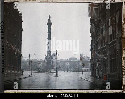 London, England die Nelson-Säule am Trafalgar Square , 1919 - England - Fernand Cuville - (18.-23. Juli) Stockfoto