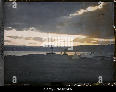 (Französisch - Aqaba , Arabie ( actuelle Jordanie ) Le Camp Britannique , au Bord du golfe d' Aqaba , au crépuscule). Stockfoto