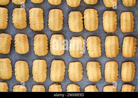 Hausgemachte Weihnachtskekse, Draufsicht Stockfoto