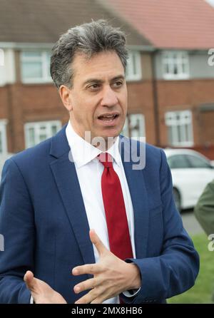 Ed Miliband, britischer Politiker, der während der Kommunalwahlen 2023 als Shadow Secretary of State for Climate Change und Net Zero in Mansfield zu Besuch war. Stockfoto