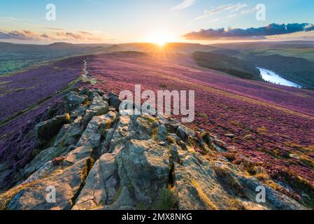 Sonnenuntergang am Win Hill - Peak District U.K. Stockfoto